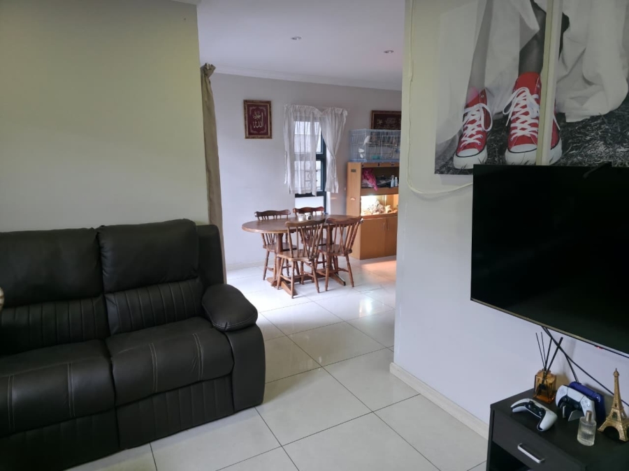 To Let 3 Bedroom Property for Rent in Parklands North Western Cape